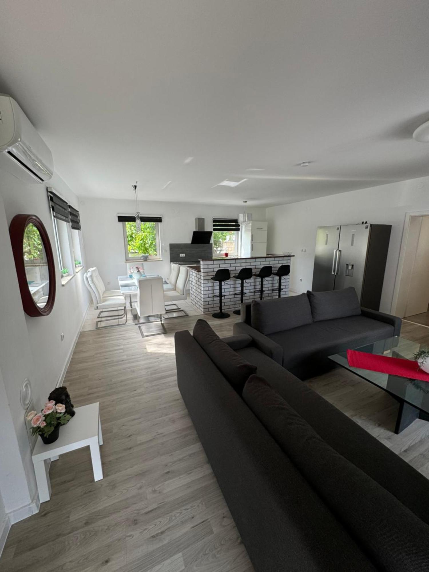 Enna Apartment A Meerblick Perfect Location Medulin Buitenkant foto